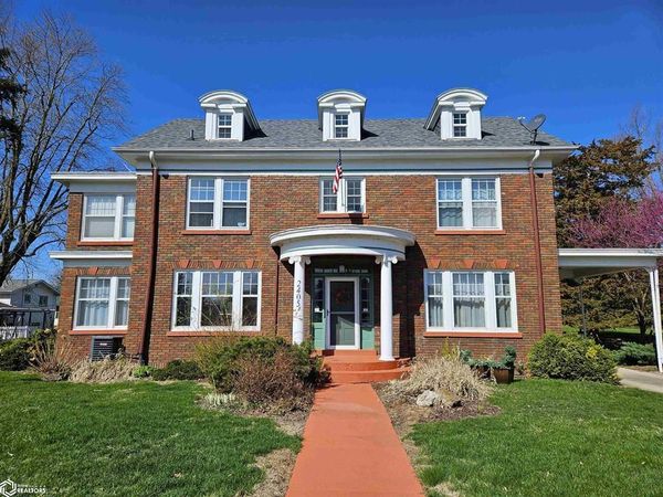 2405 Bittersweet Place, Burlington, IA 52601