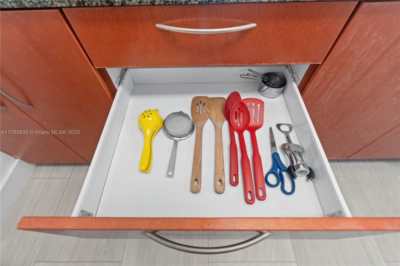 1200 Brickell Bay Dr, Unit PH 4218, Miami, FL 33131 Photo