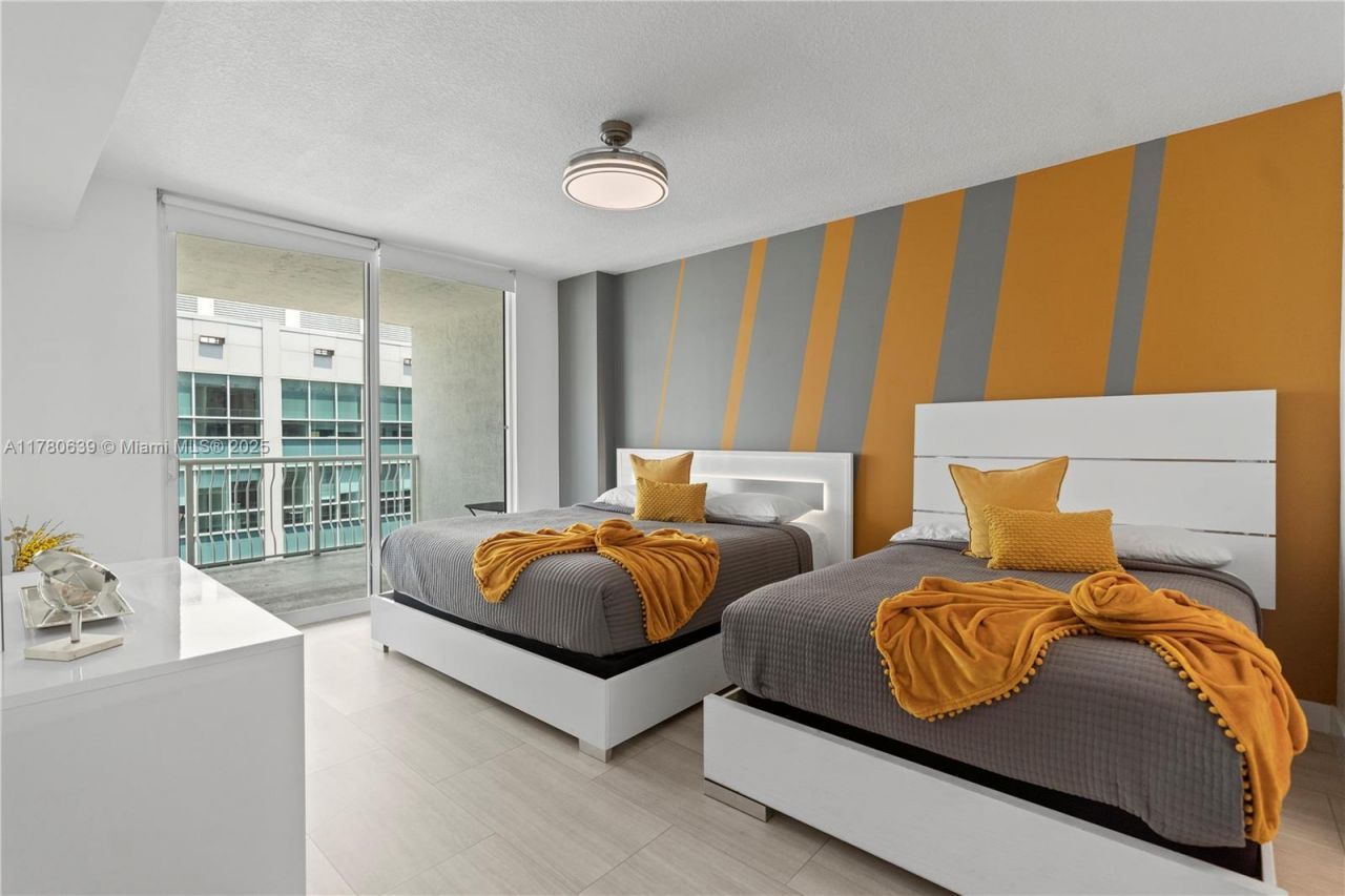 1200 Brickell Bay Dr, Unit PH 4218, Miami, FL 33131 Photo