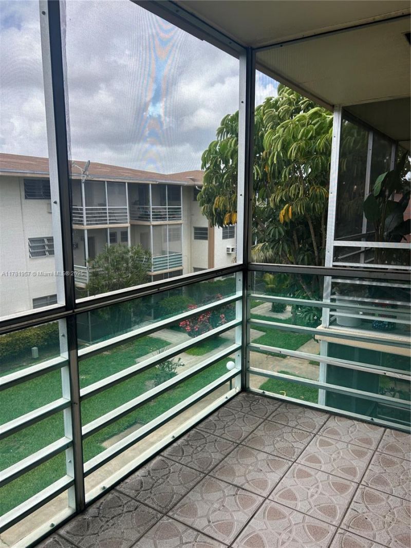 1355 NE 167th St, Unit 307, Miami, FL 33162 Photo