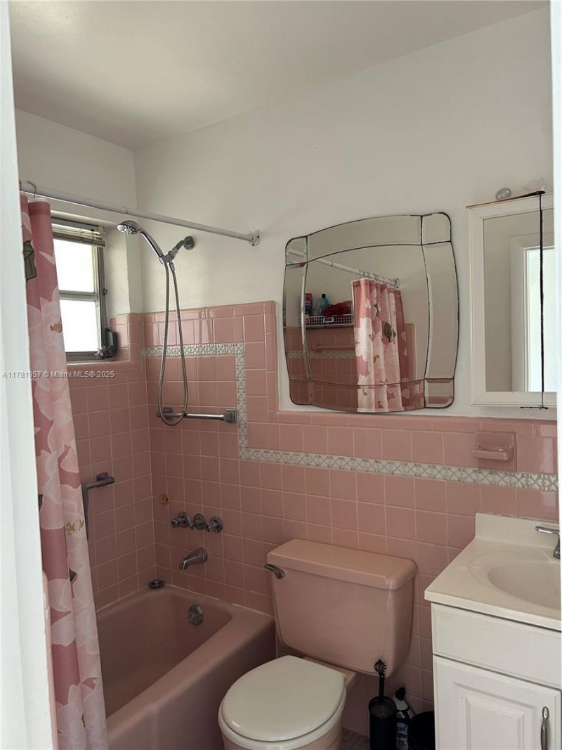 1355 NE 167th St, Unit 307, Miami, FL 33162 Photo