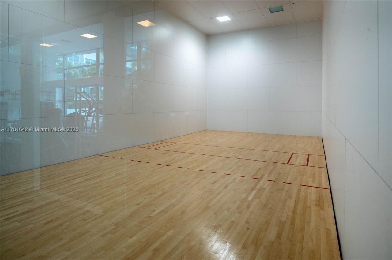 2950 NE 188th St, Unit 143, Aventura, FL 33180 Photo