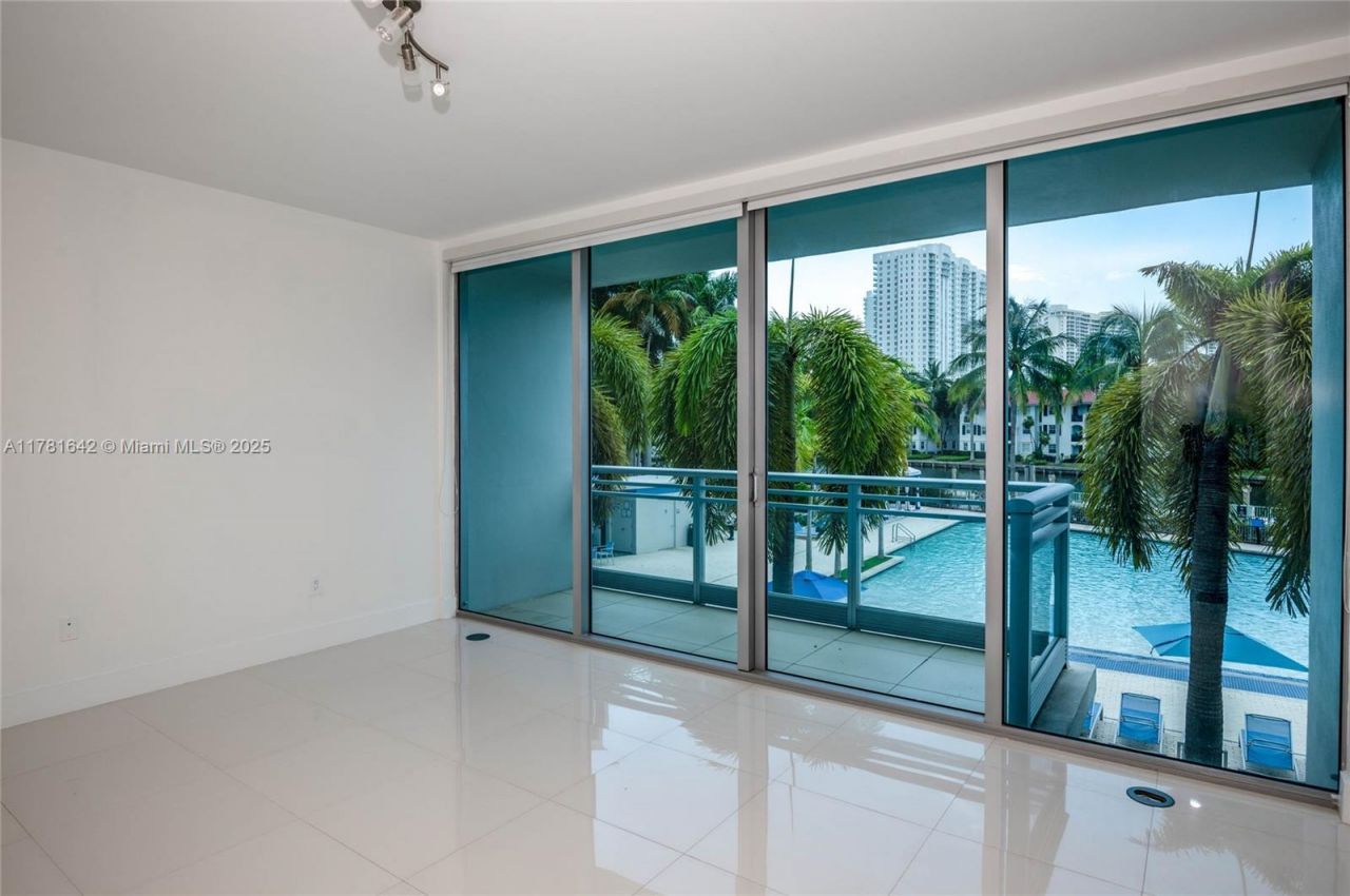 2950 NE 188th St, Unit 143, Aventura, FL 33180 Photo