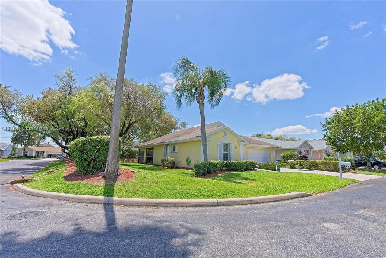 2592 SE 7th Ct, Homestead, FL 33033 Photo