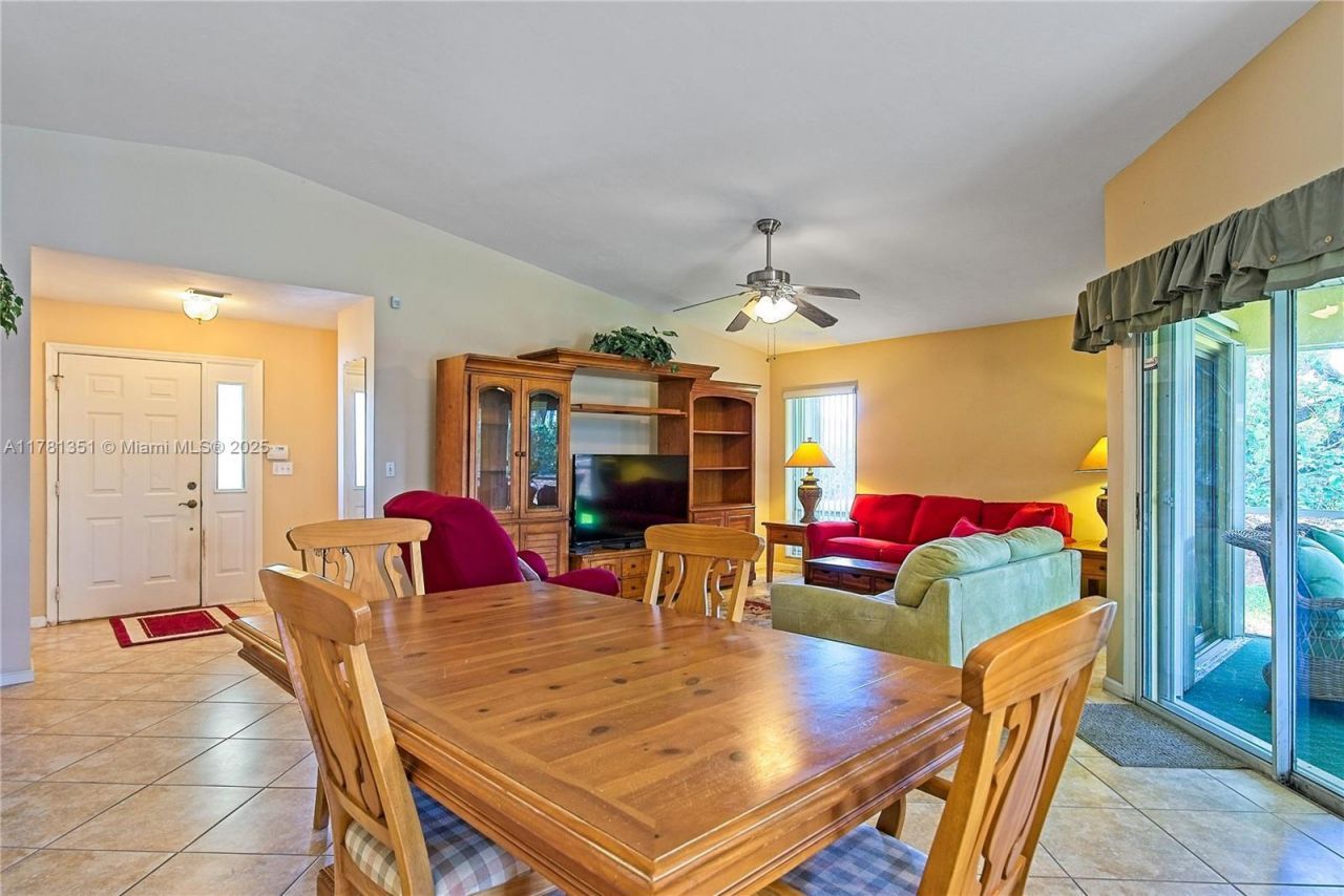 2592 SE 7th Ct, Homestead, FL 33033 Photo