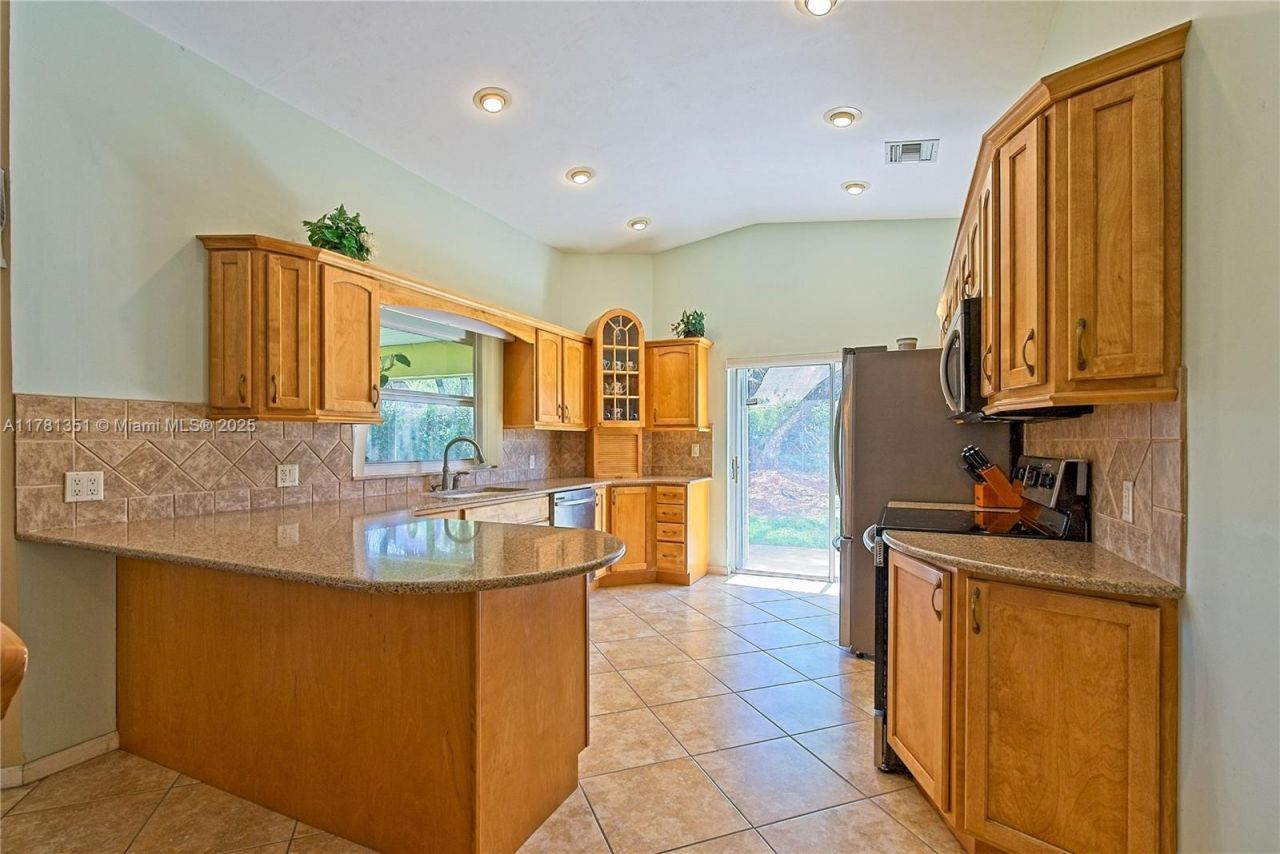 2592 SE 7th Ct, Homestead, FL 33033 Photo