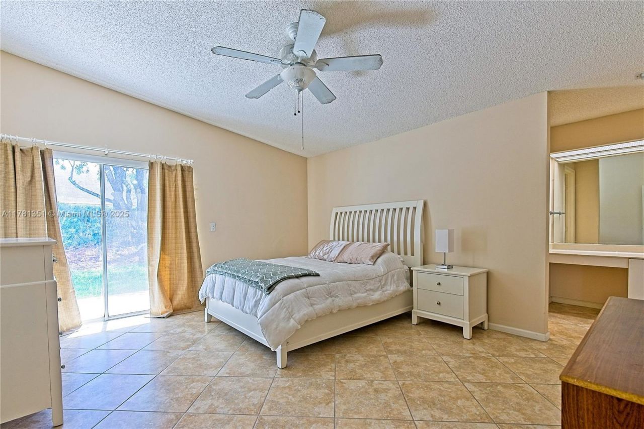 2592 SE 7th Ct, Homestead, FL 33033 Photo