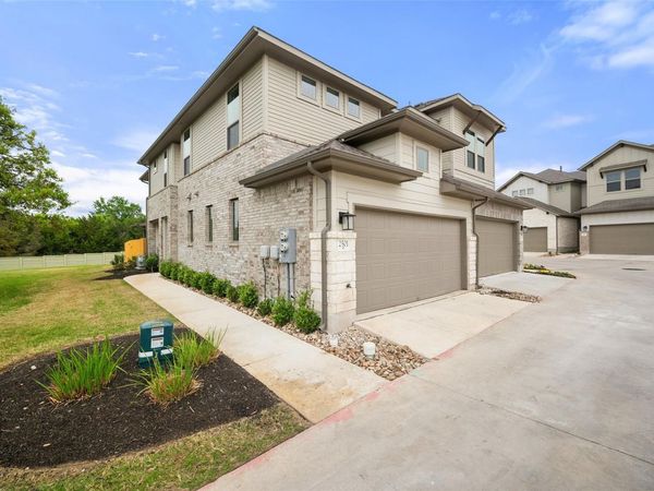 2500 Forest Creek DR, Unit 2501, Round Rock, TX 78665