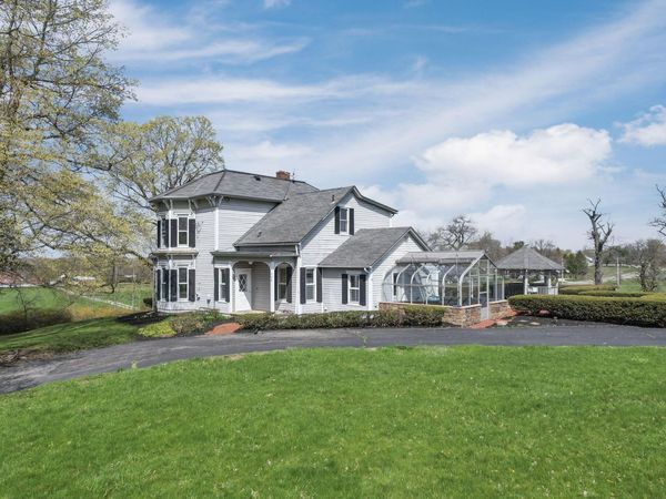 799 Old James Road, Granville, OH 43023