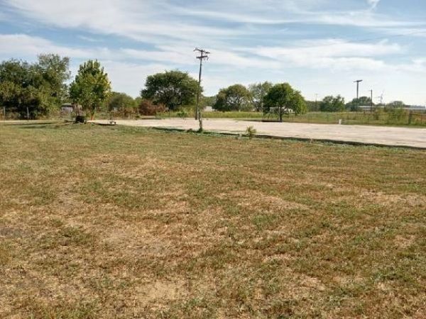 401 NE 1st Street NE, Hubbard, TX 76648