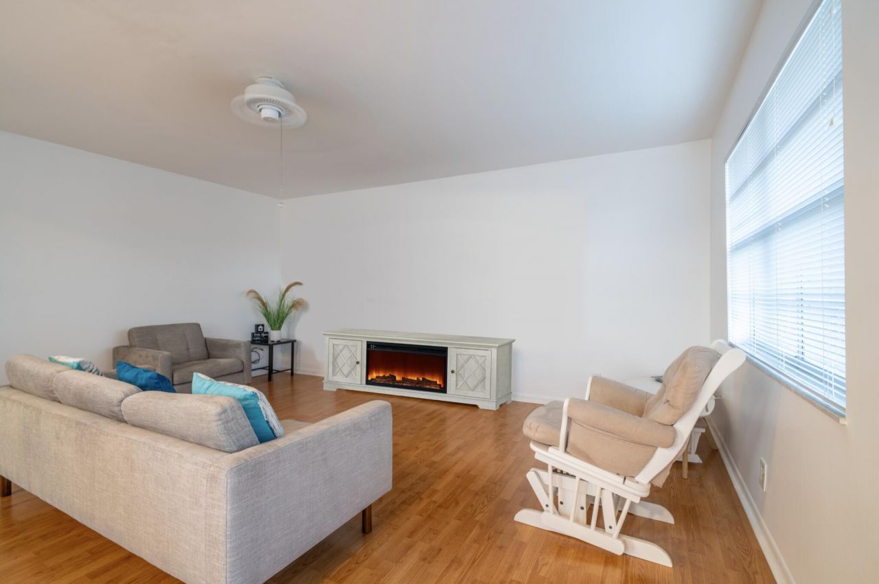 313 Burgundy, Unit G, Delray Beach, FL 33484 Photo