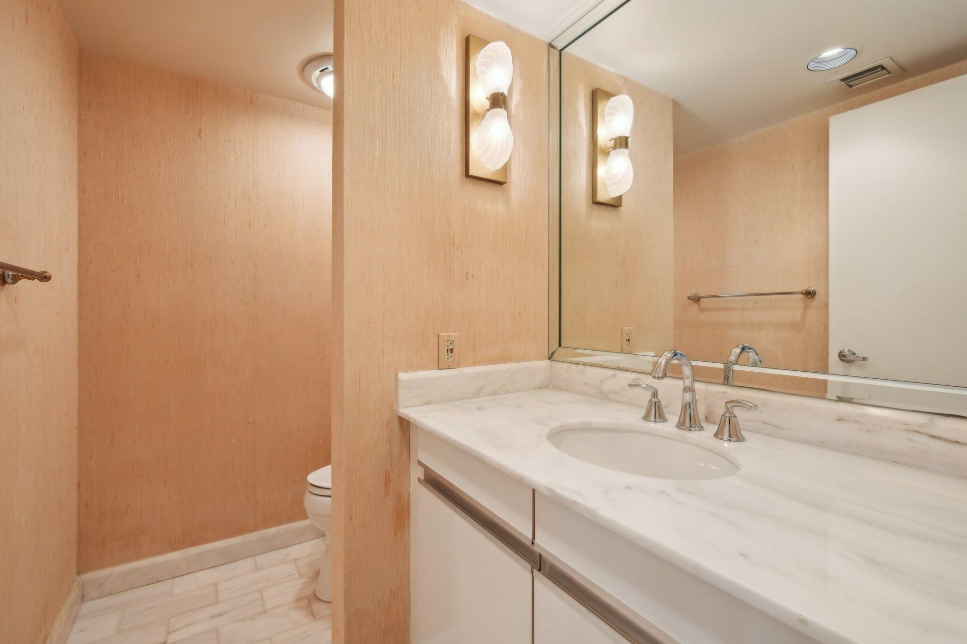 100 Lakeshore Drive, Unit 456, North Palm Beach, FL 33408 Photo