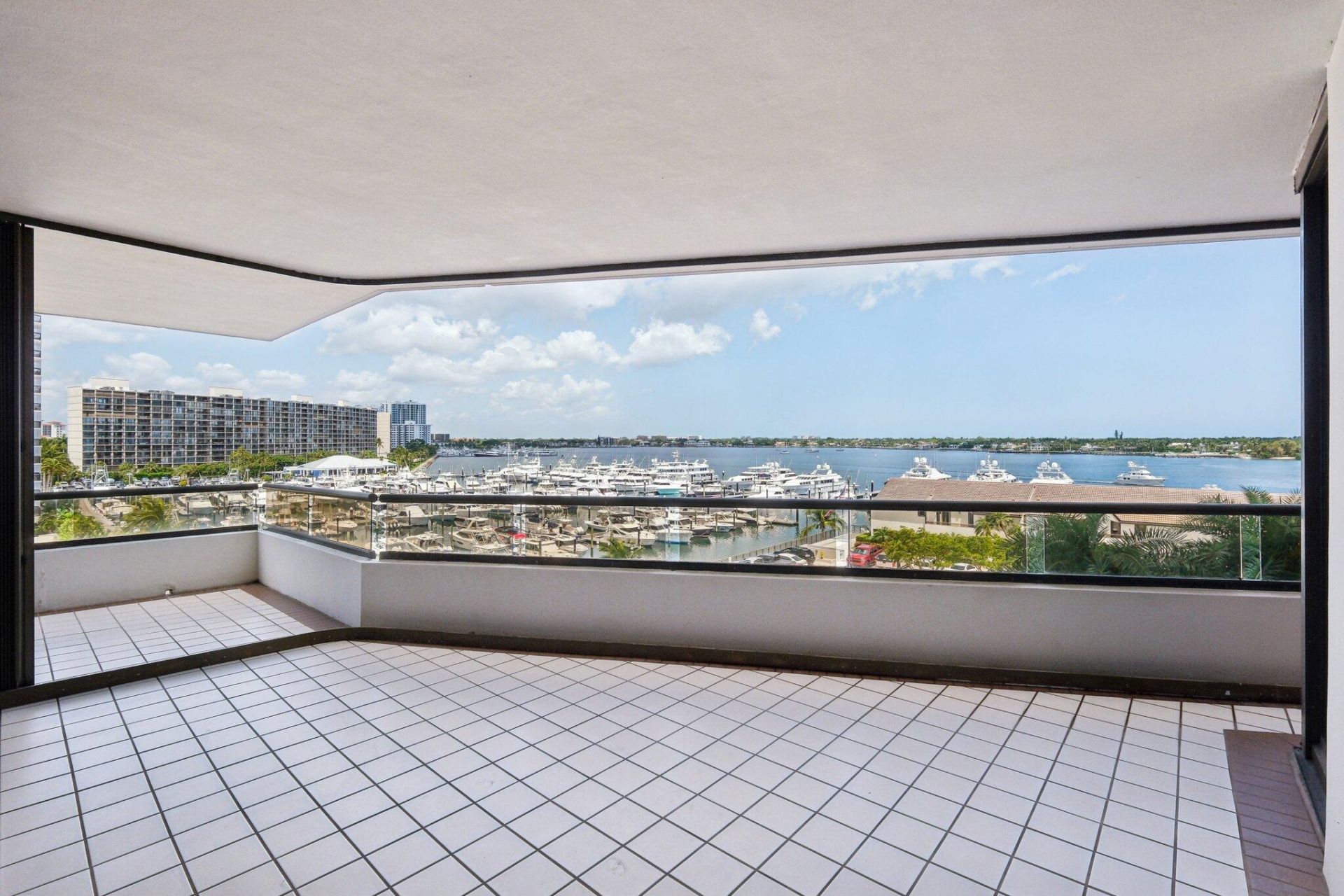 100 Lakeshore Drive, Unit 456, North Palm Beach, FL 33408 Photo