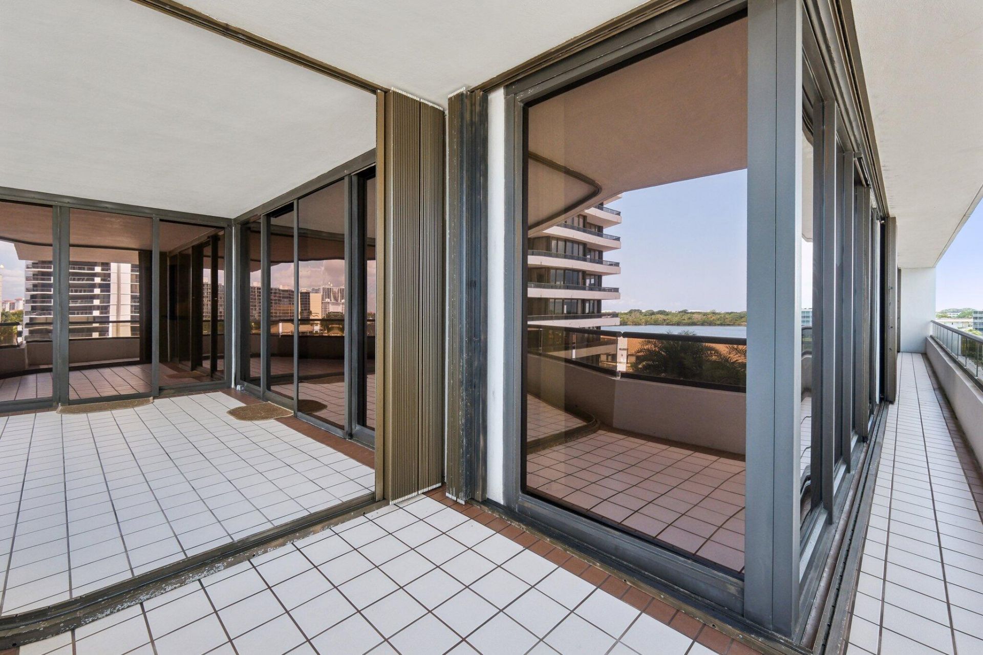 100 Lakeshore Drive, Unit 456, North Palm Beach, FL 33408 Photo