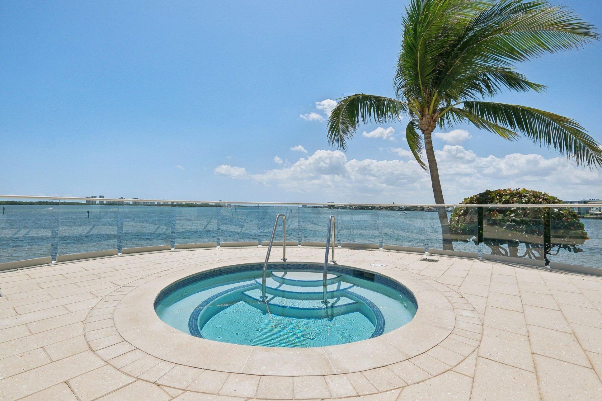 100 Lakeshore Drive, Unit 456, North Palm Beach, FL 33408 Photo