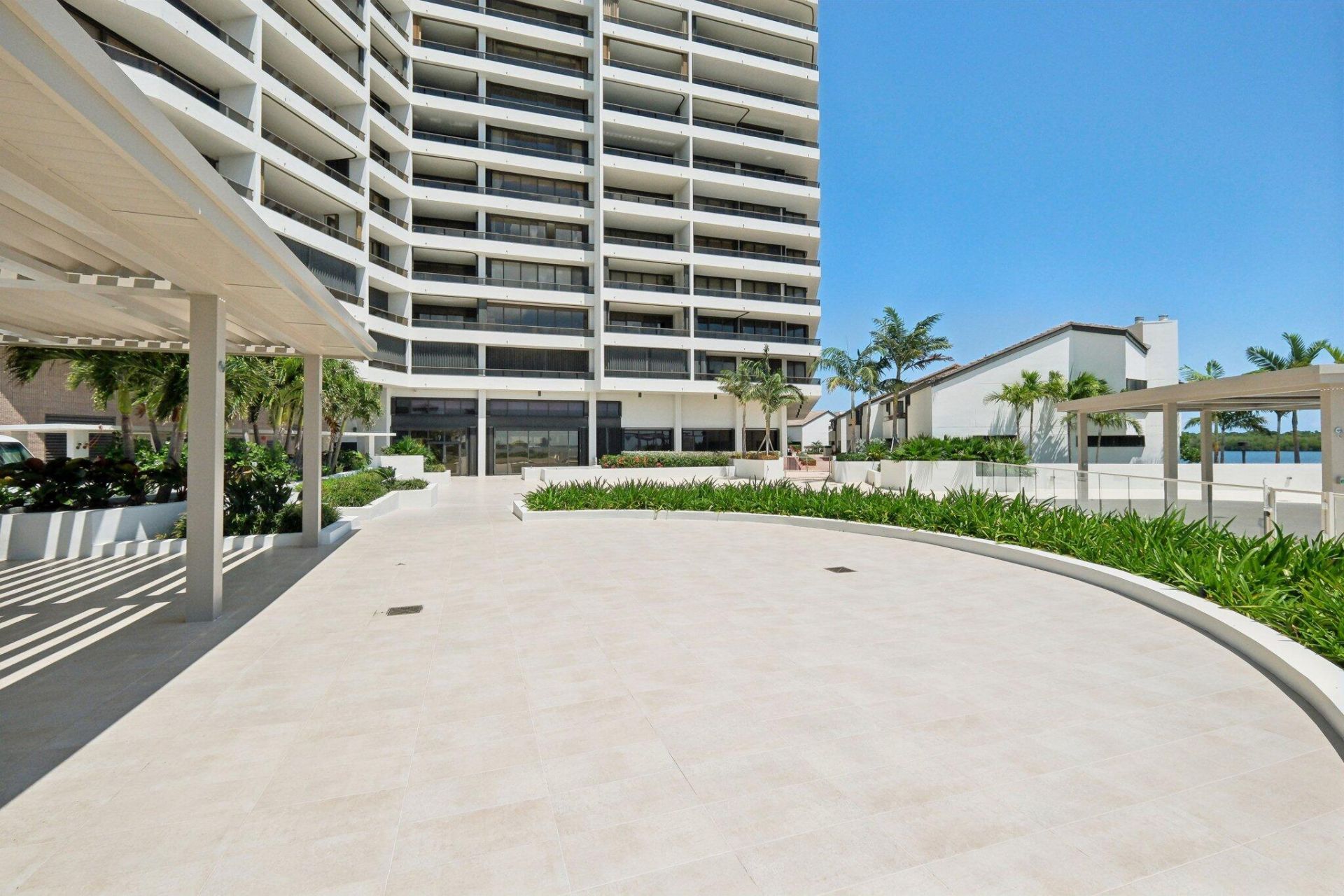 100 Lakeshore Drive, Unit 456, North Palm Beach, FL 33408 Photo