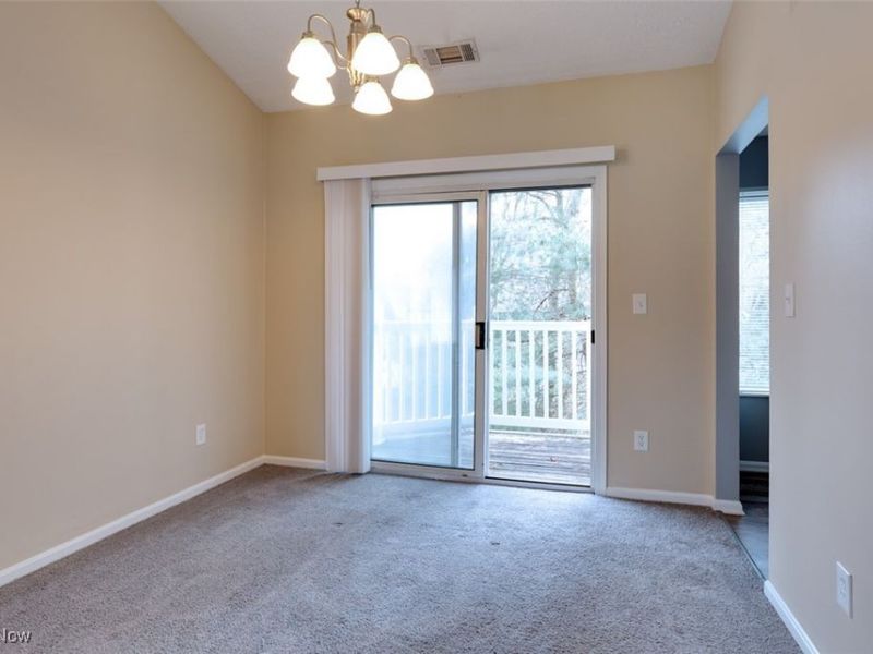 362 Village Pointe Drive, Akron, OH 44313 Photo 11