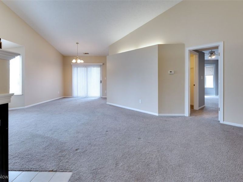 362 Village Pointe Drive, Akron, OH 44313 Photo 13