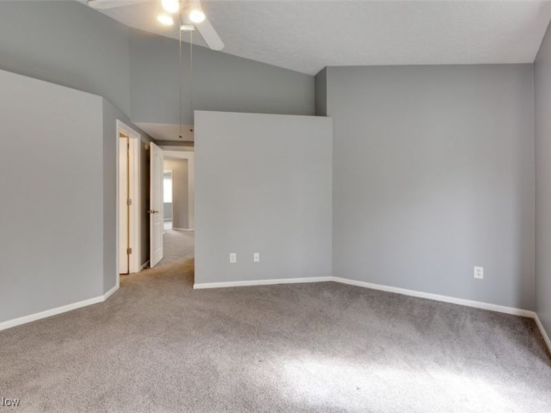 362 Village Pointe Drive, Akron, OH 44313 Photo 18