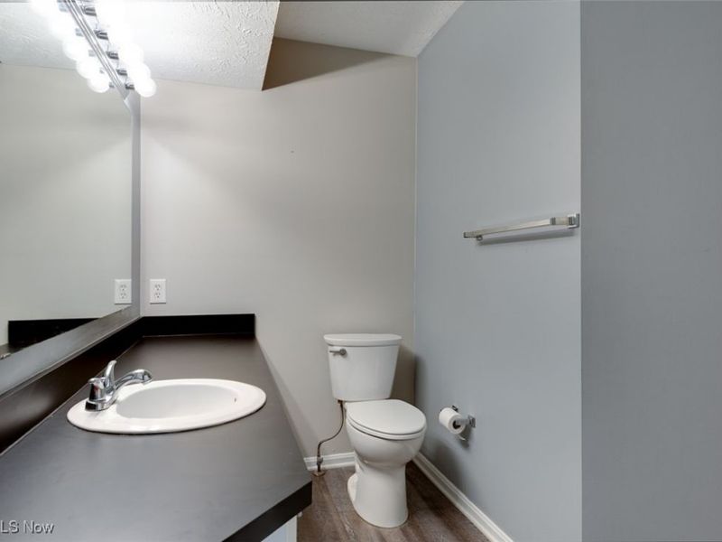 362 Village Pointe Drive, Akron, OH 44313 Photo 19