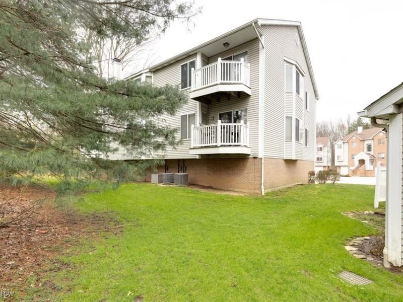 362 Village Pointe Drive, Akron, OH 44313 Photo 28