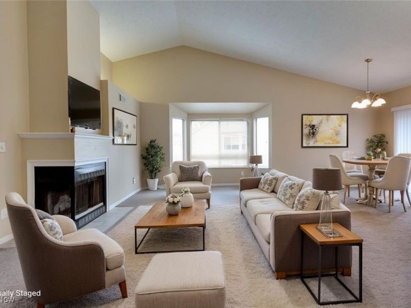 362 Village Pointe Drive, Akron, OH 44313 Photo 4