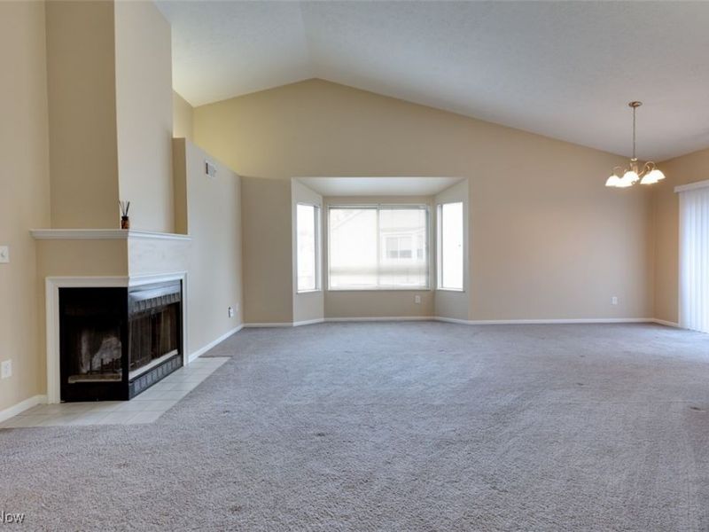 362 Village Pointe Drive, Akron, OH 44313 Photo 5