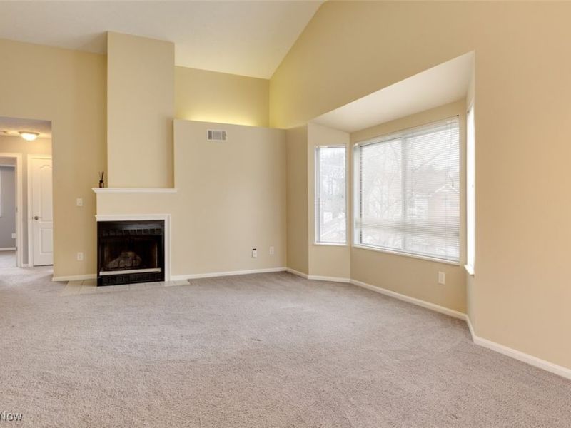 362 Village Pointe Drive, Akron, OH 44313 Photo 7