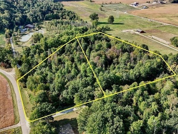 Shetler Avenue SW, Navarre, OH 44662