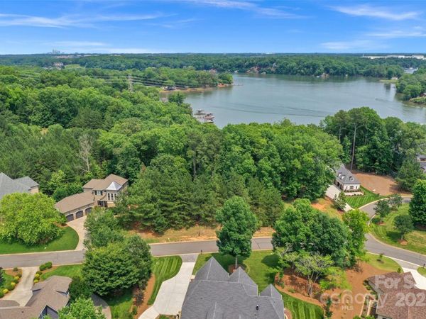 3125 Lake Pointe Drive, Belmont, NC 28012