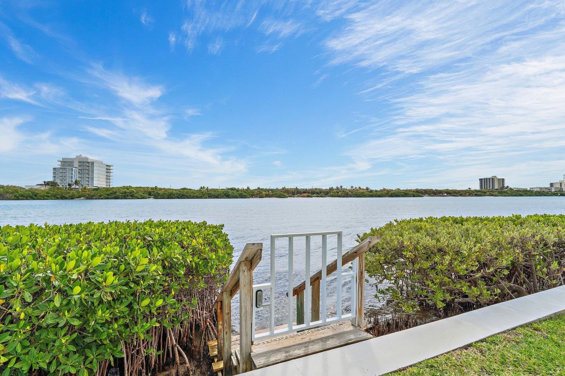 100 Waterway Road, Unit E305, Tequesta, FL 33469 Photo