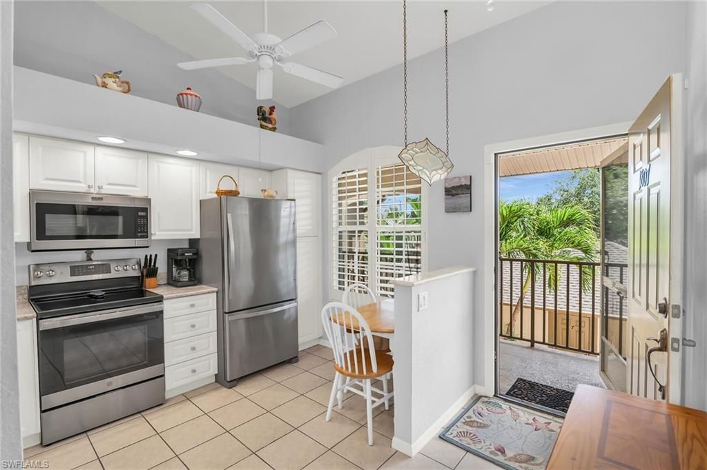 338 Newport Dr, Unit 1807, Naples, FL 34114 Photo