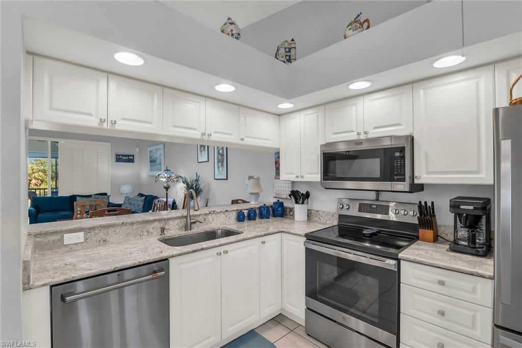 338 Newport Dr, Unit 1807, Naples, FL 34114 Photo