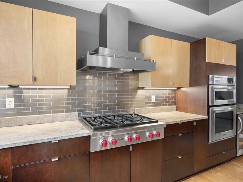 1451 Lindazzo Avenue, Cleveland, OH 44114 Photo 8