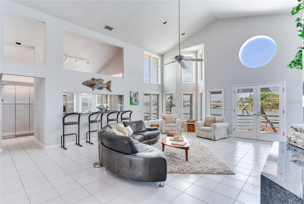 17382 Kennedy Drive, North Redington Beach, FL 33708 Photo