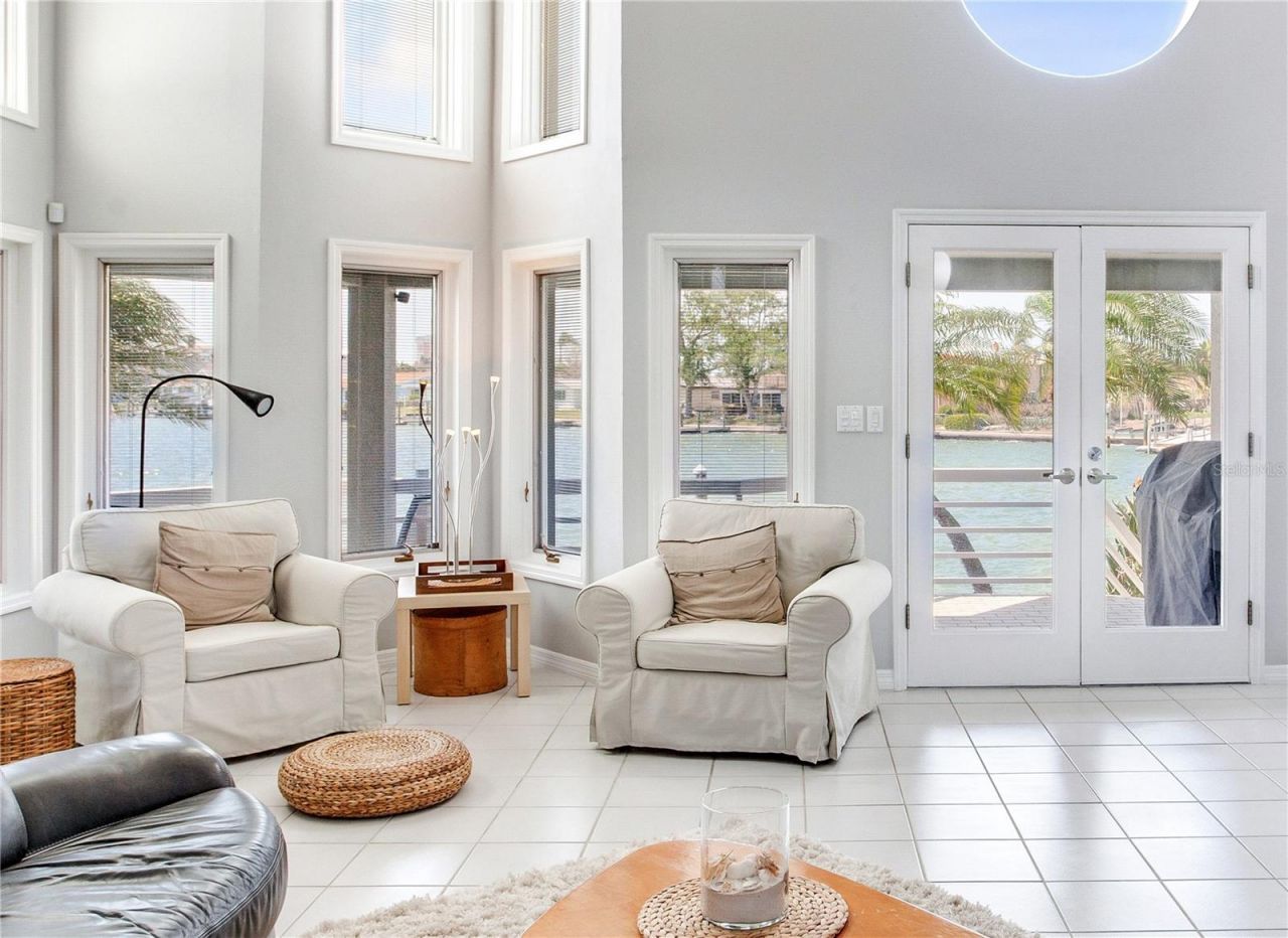 17382 Kennedy Drive, North Redington Beach, FL 33708 Photo