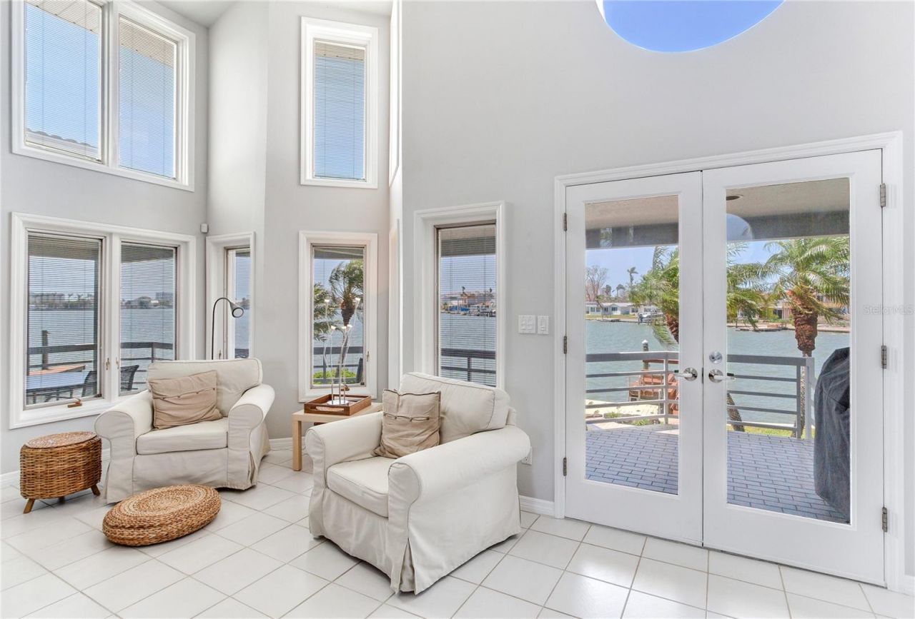 17382 Kennedy Drive, North Redington Beach, FL 33708 Photo