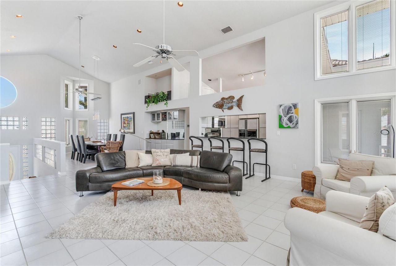 17382 Kennedy Drive, North Redington Beach, FL 33708 Photo