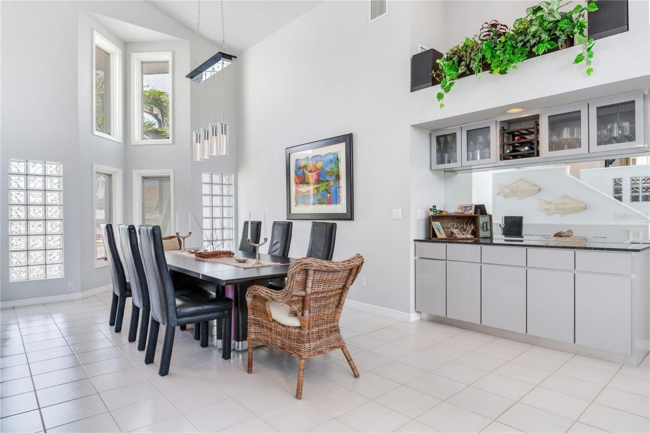 17382 Kennedy Drive, North Redington Beach, FL 33708 Photo