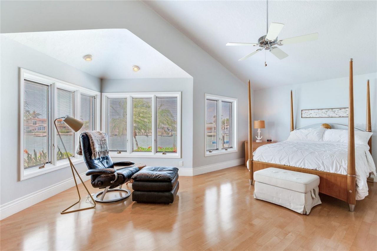 17382 Kennedy Drive, North Redington Beach, FL 33708 Photo