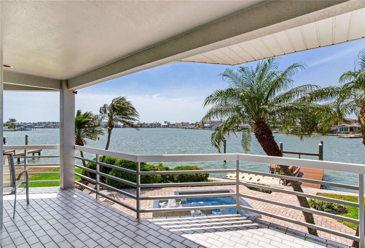 17382 Kennedy Drive, North Redington Beach, FL 33708 Photo