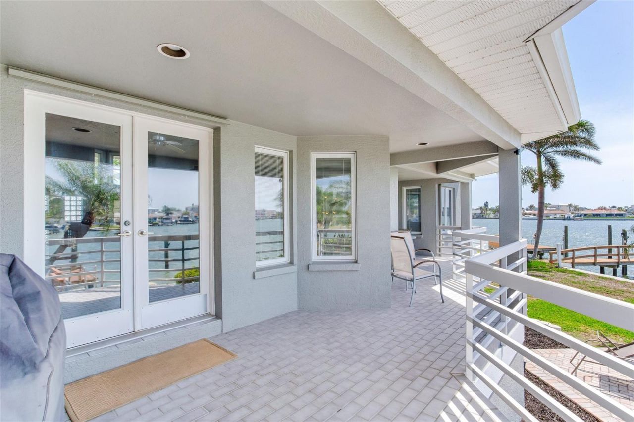 17382 Kennedy Drive, North Redington Beach, FL 33708 Photo