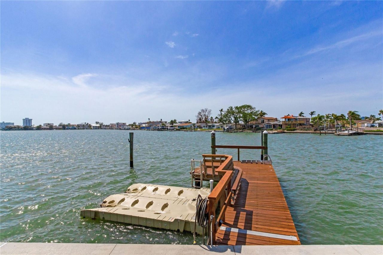 17382 Kennedy Drive, North Redington Beach, FL 33708 Photo