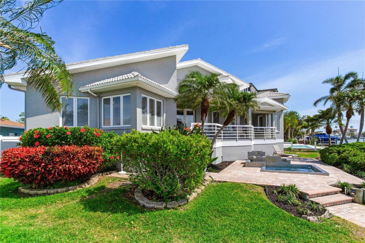 17382 Kennedy Drive, North Redington Beach, FL 33708 Photo