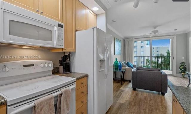 2825 Palm Beach Blvd, Unit 418, Fort Myers, FL 33916 Photo