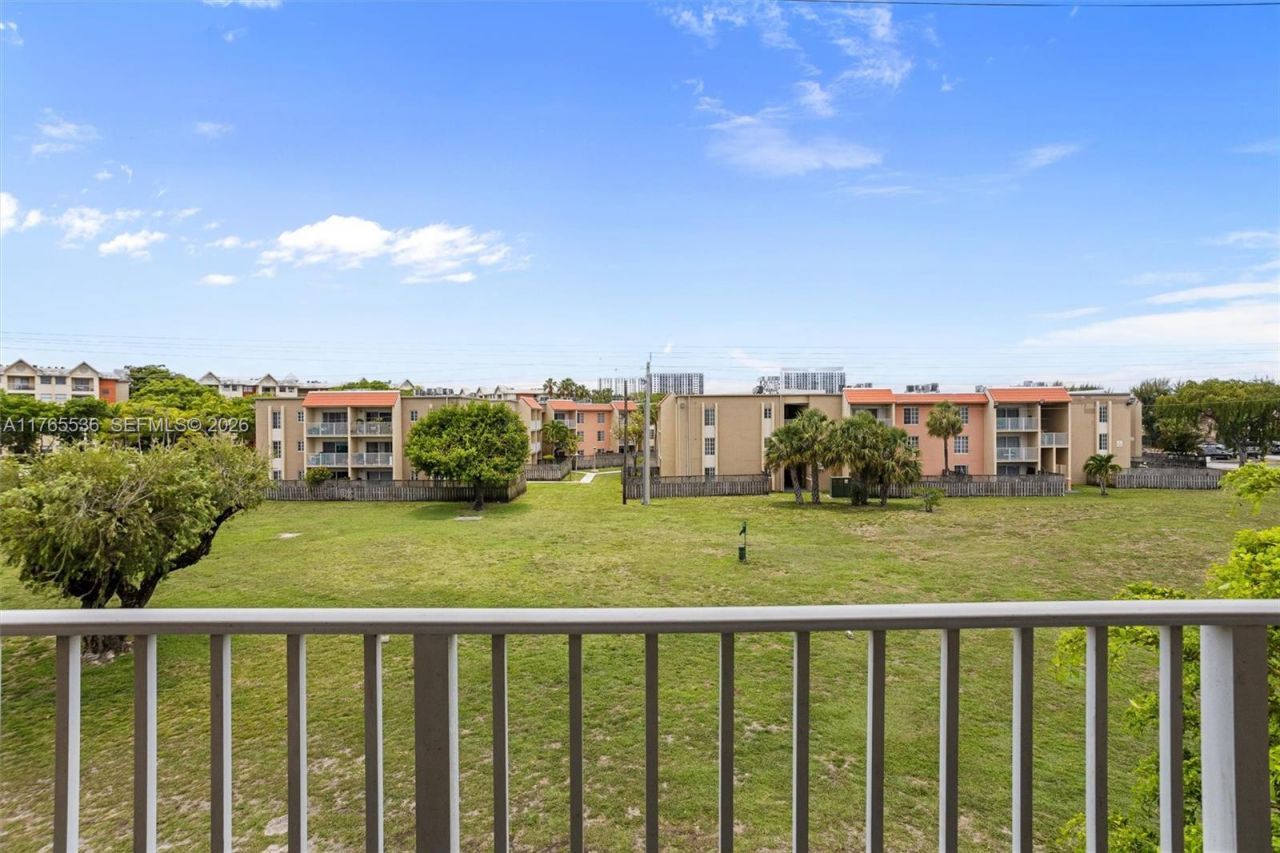 4920 NW 79th Ave, Unit 309, Doral, FL 33166 Photo