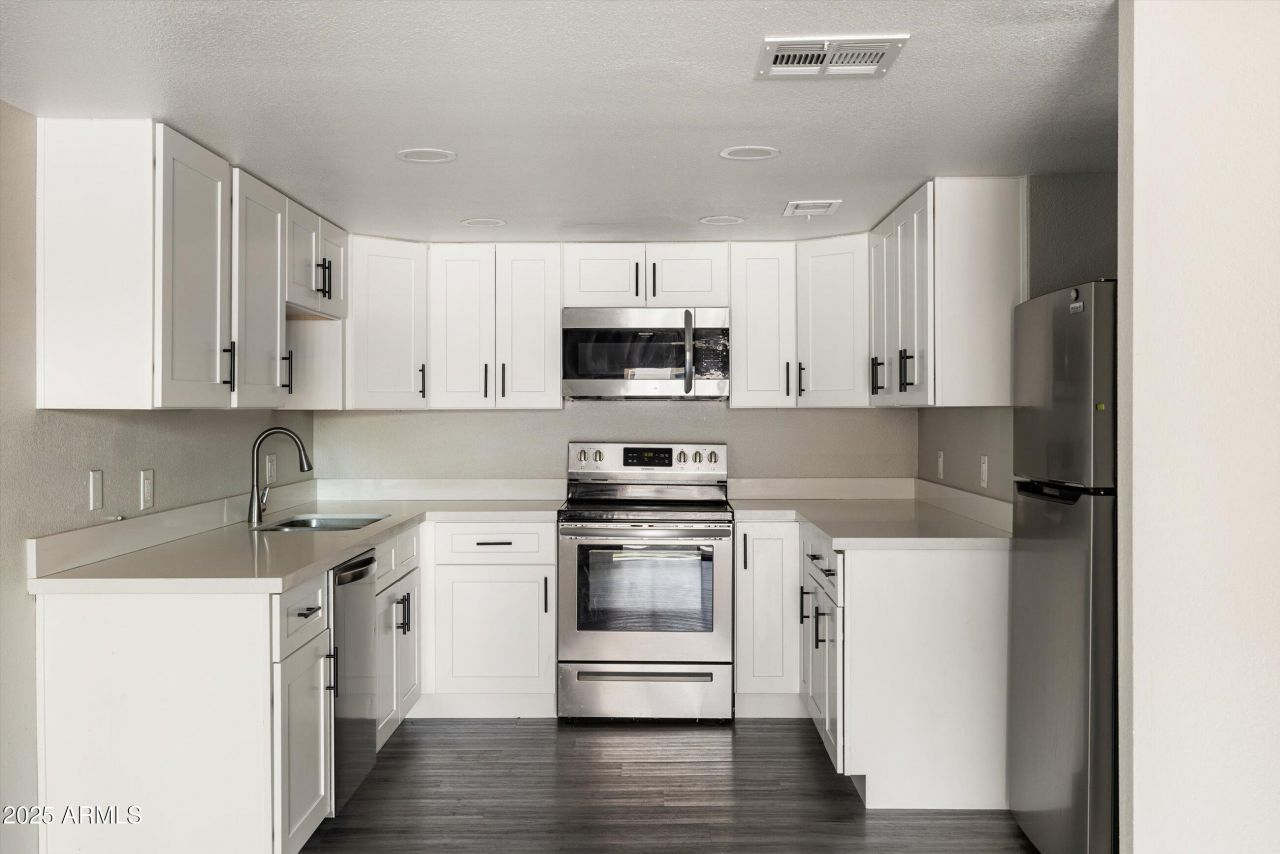 7920 E Camelback Road, Unit 110, Scottsdale, AZ 85251 Main Photo