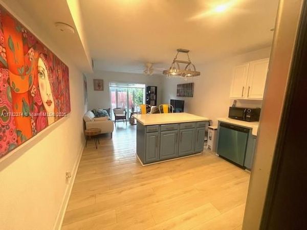 1560 NE 145th St, Unit 2, Miami, FL 33161