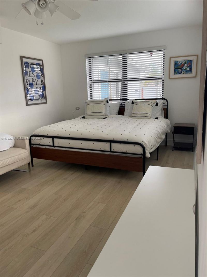 1560 NE 145th St, Unit 2, Miami, FL 33161 Photo