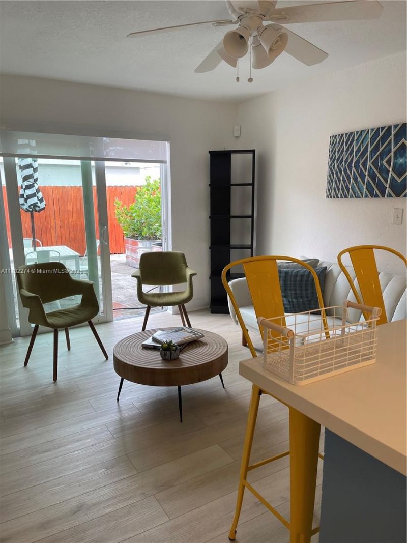 1560 NE 145th St, Unit 2, Miami, FL 33161 Photo